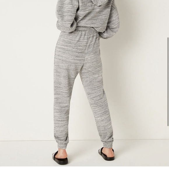 VICTORIA’S SECRET CAMPUS JOGGER SIZE EXTRA SMALL - Picture 2 of 4